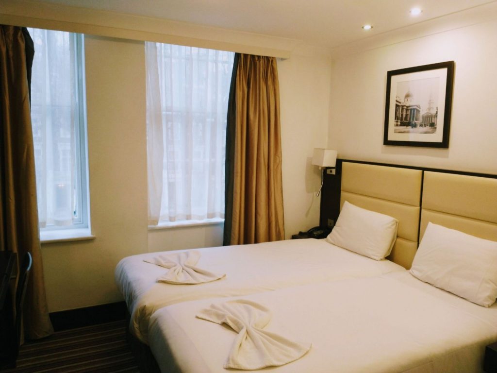 Image of the Edward Hotel twin en suite