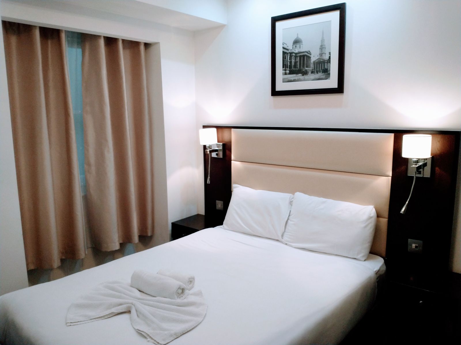 edward hotel double en suite room