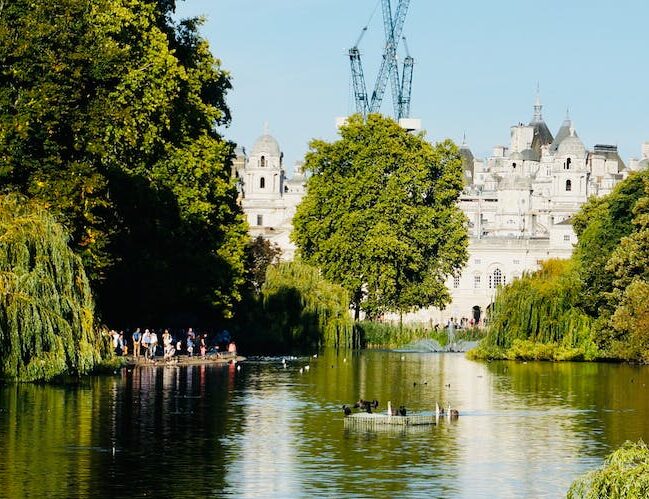 St James’s Park is approximately 2.3 miles to get from Edward Hotel