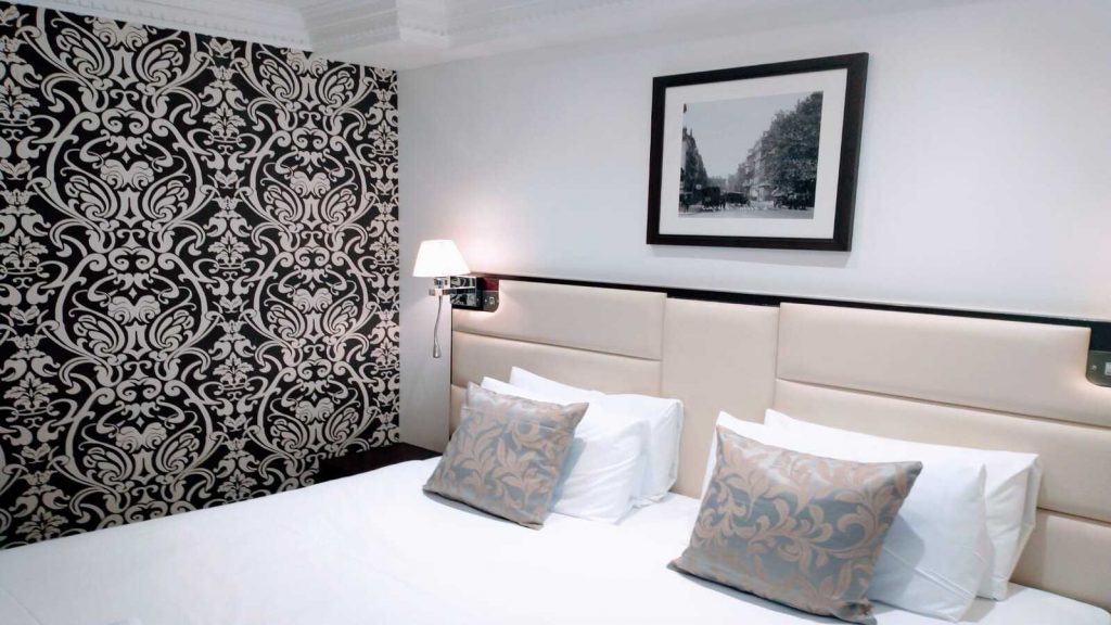 Edward Hotel Paddington room